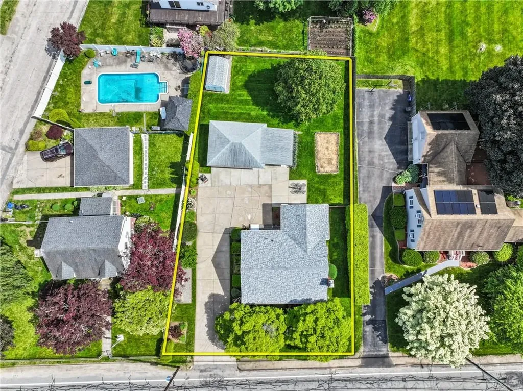 136 Central Avenue Johnston RI 02919
