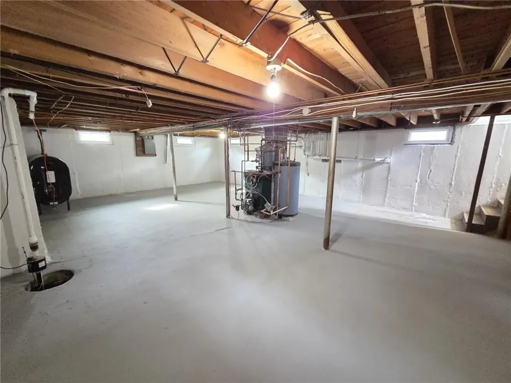 119 Evergreen Avenue Tiverton RI 02878