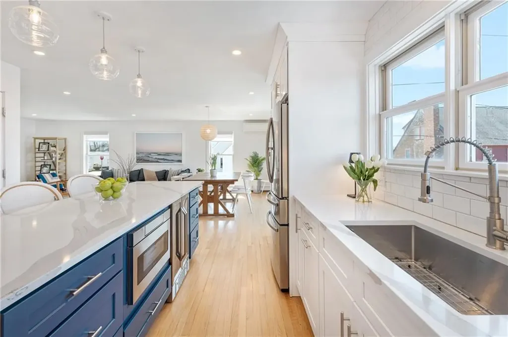 433 Wolcott Avenue Middletown RI 02842