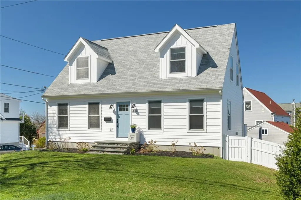 433 Wolcott Avenue Middletown RI 02842