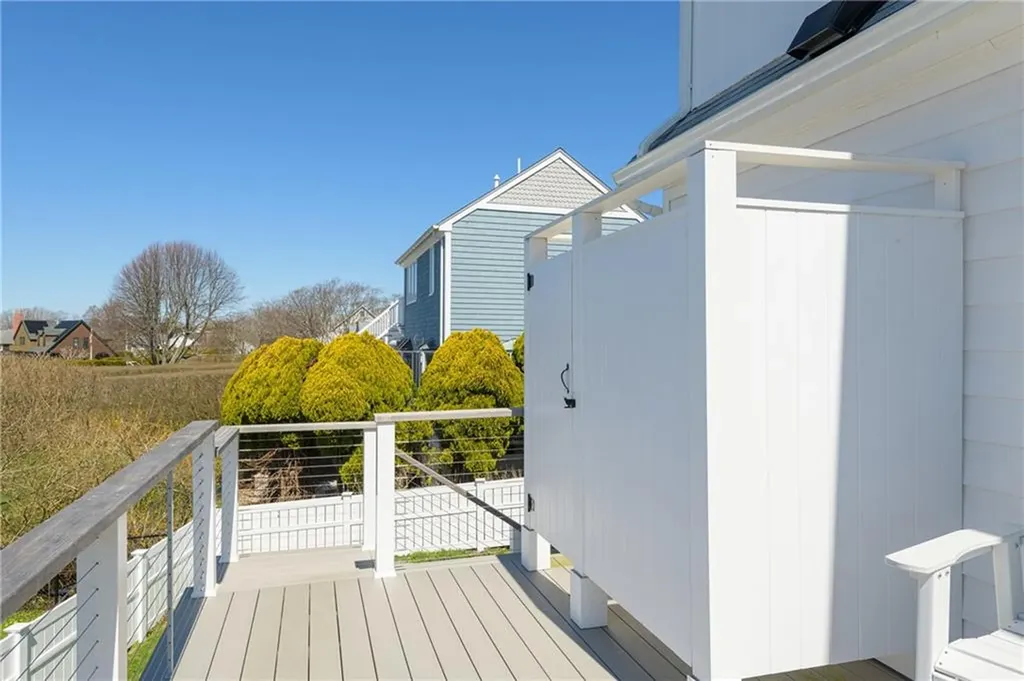 433 Wolcott Avenue Middletown RI 02842