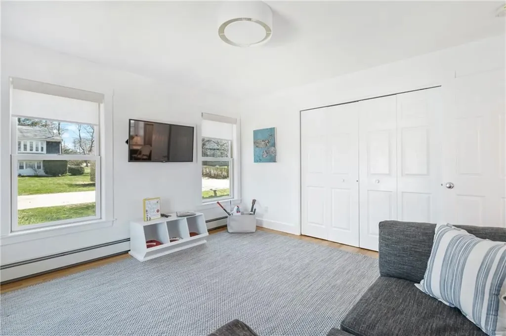 433 Wolcott Avenue Middletown RI 02842