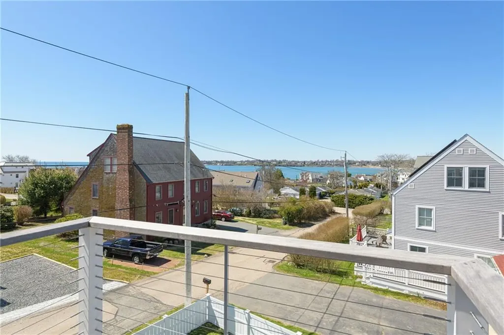 433 Wolcott Avenue Middletown RI 02842