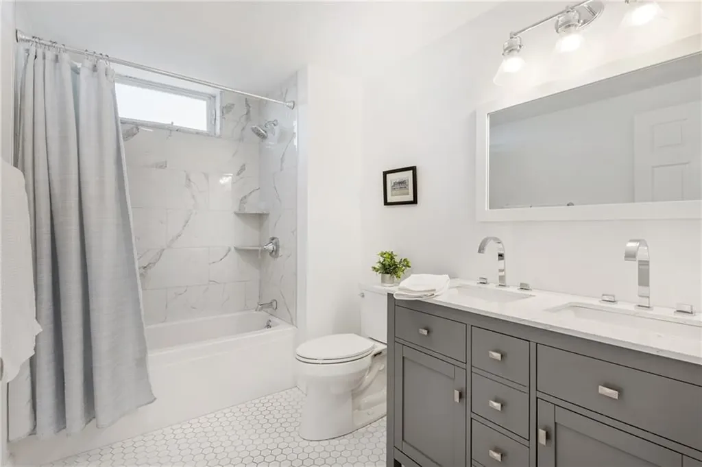 433 Wolcott Avenue Middletown RI 02842