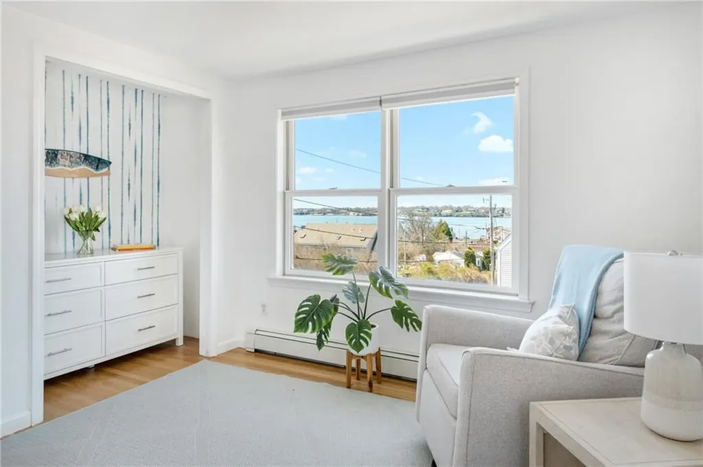 433 Wolcott Avenue Middletown RI 02842