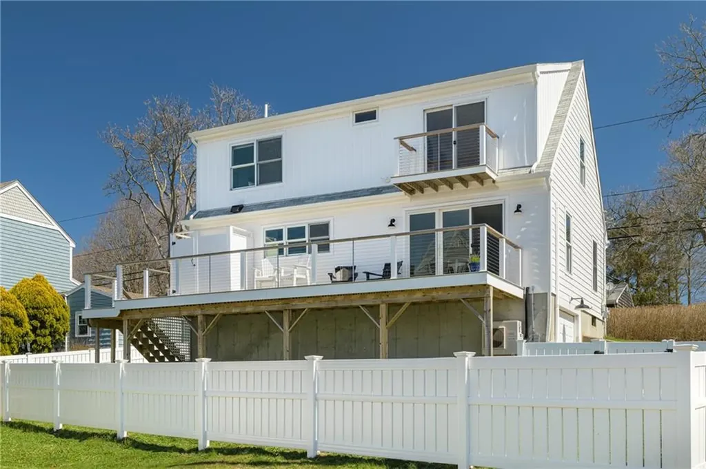433 Wolcott Avenue Middletown RI 02842