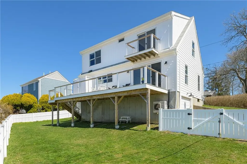 433 Wolcott Avenue Middletown RI 02842