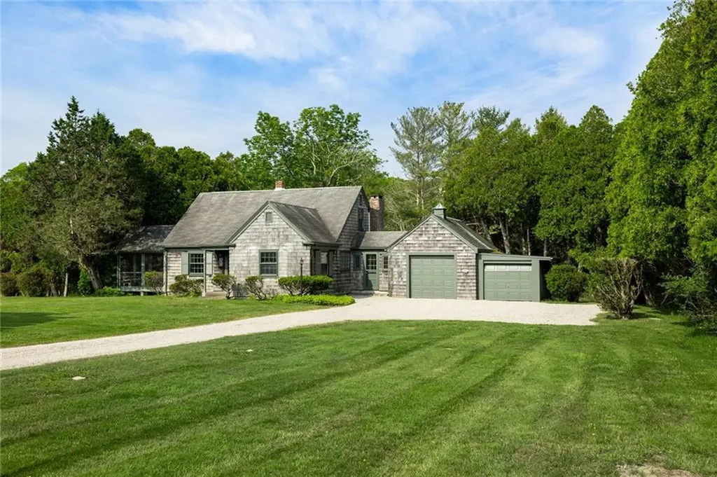 485 Long Highway Little Compton RI 02837