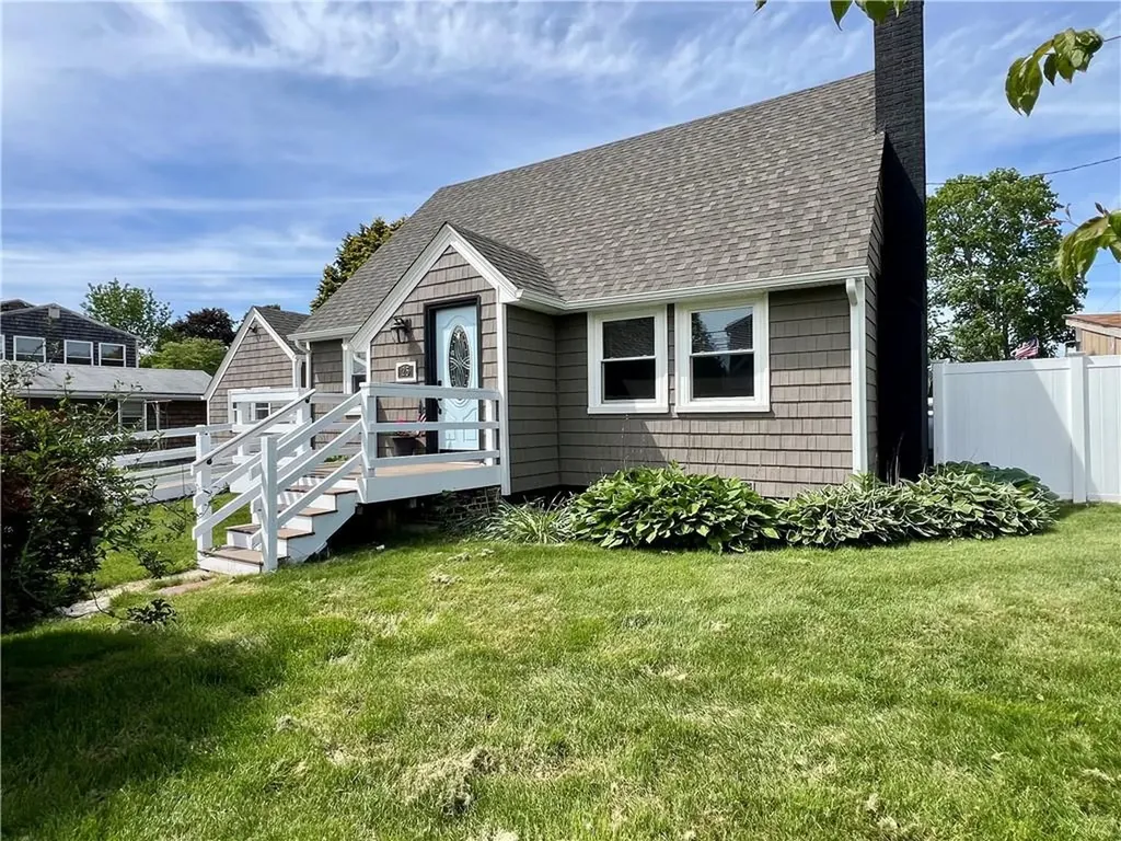 25 Oriole Avenue Cranston RI 02920
