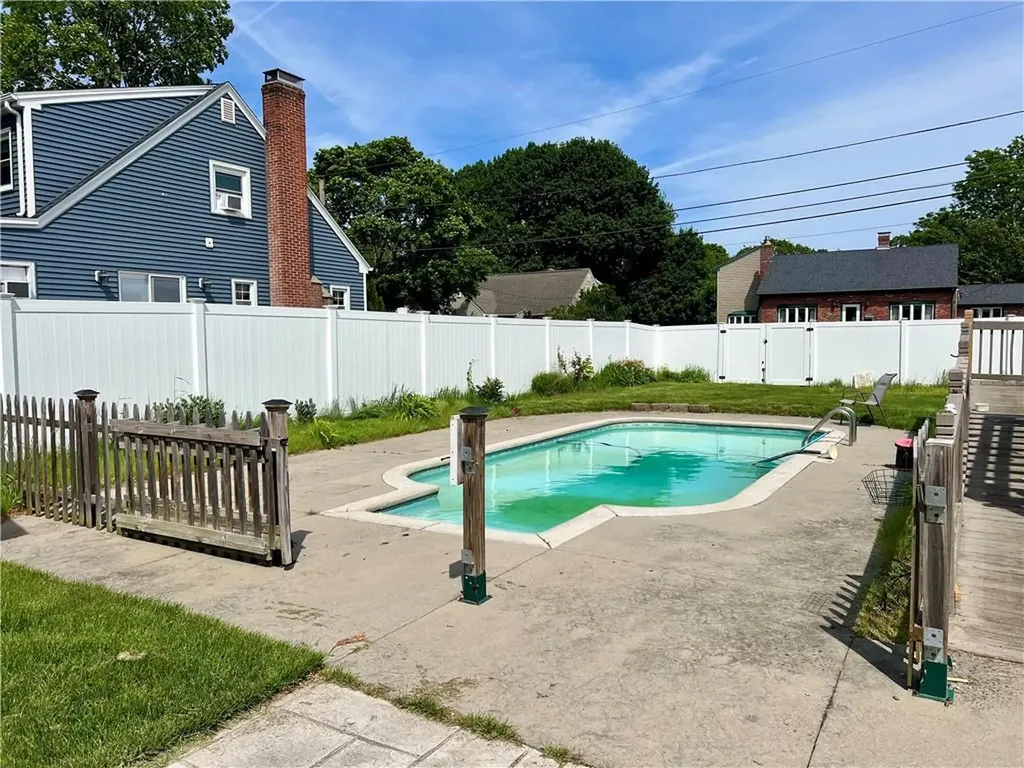 25 Oriole Avenue Cranston RI 02920