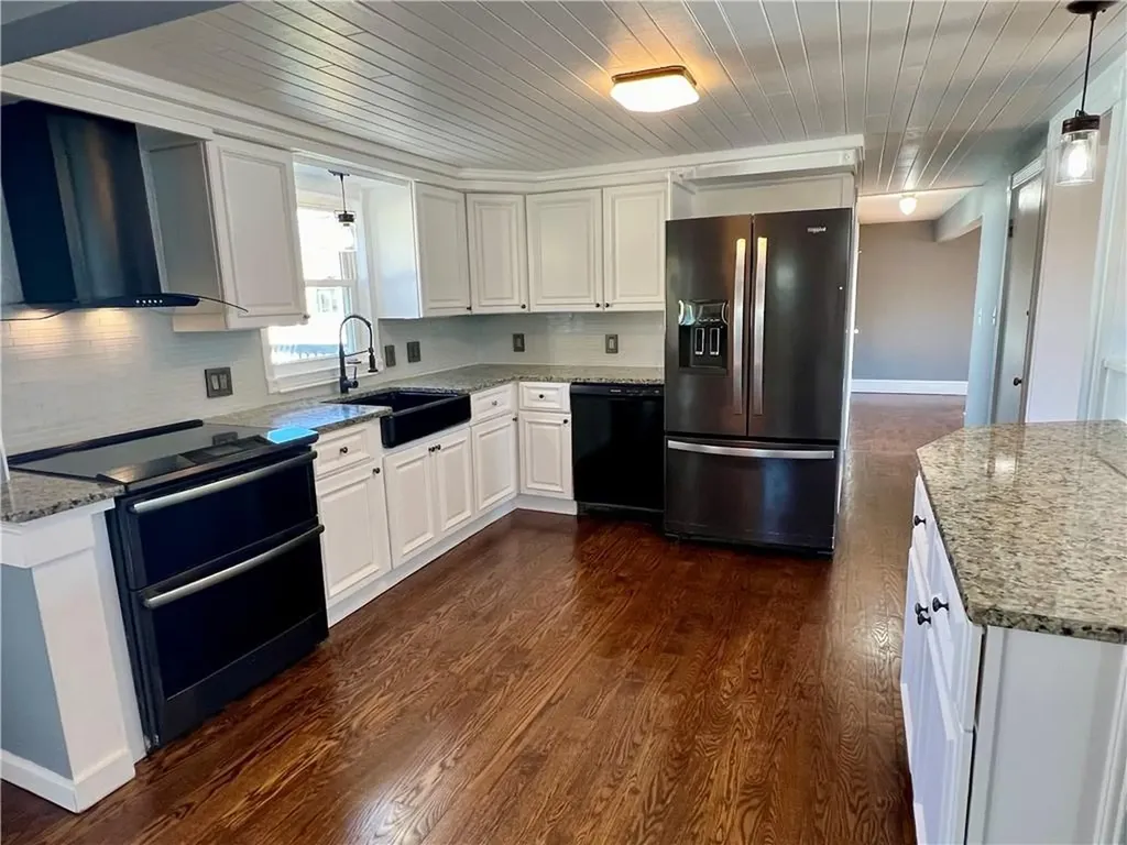 25 Oriole Avenue Cranston RI 02920