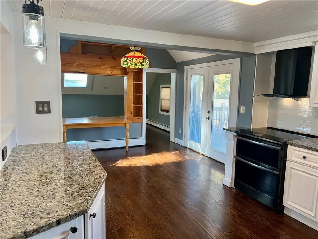 25 Oriole Avenue Cranston RI 02920