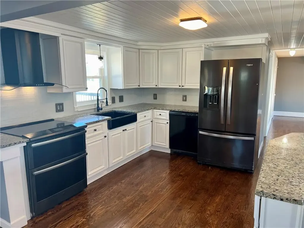 25 Oriole Avenue Cranston RI 02920