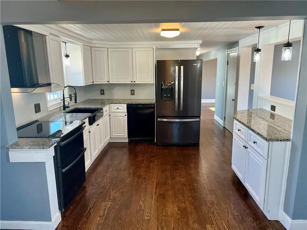 25 Oriole Avenue Cranston RI 02920