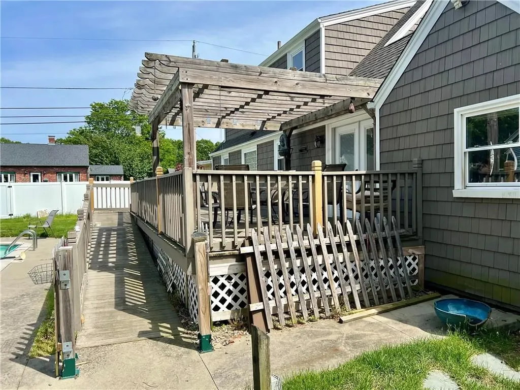 25 Oriole Avenue Cranston RI 02920