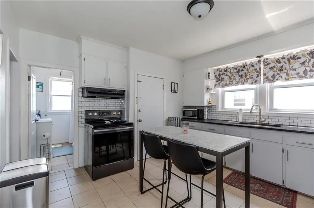 412 East Avenue Pawtucket RI 02860