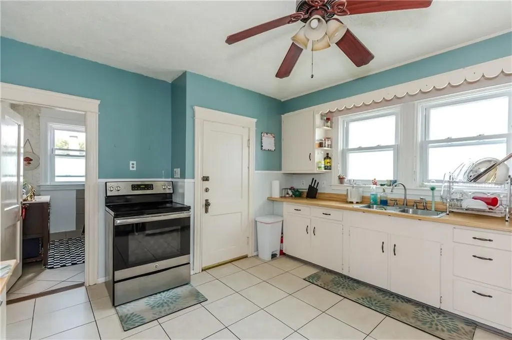 412 East Avenue Pawtucket RI 02860