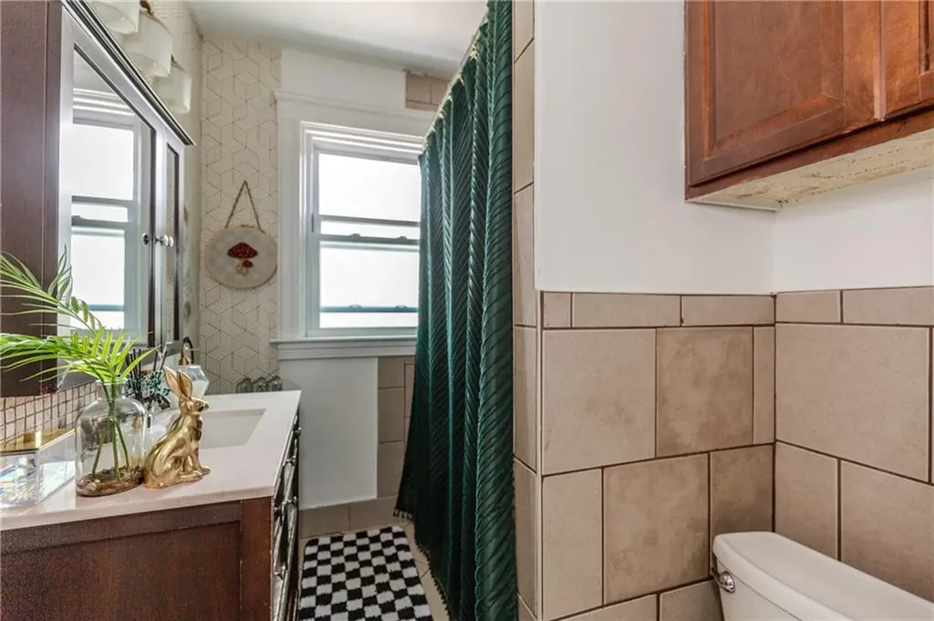 412 East Avenue Pawtucket RI 02860