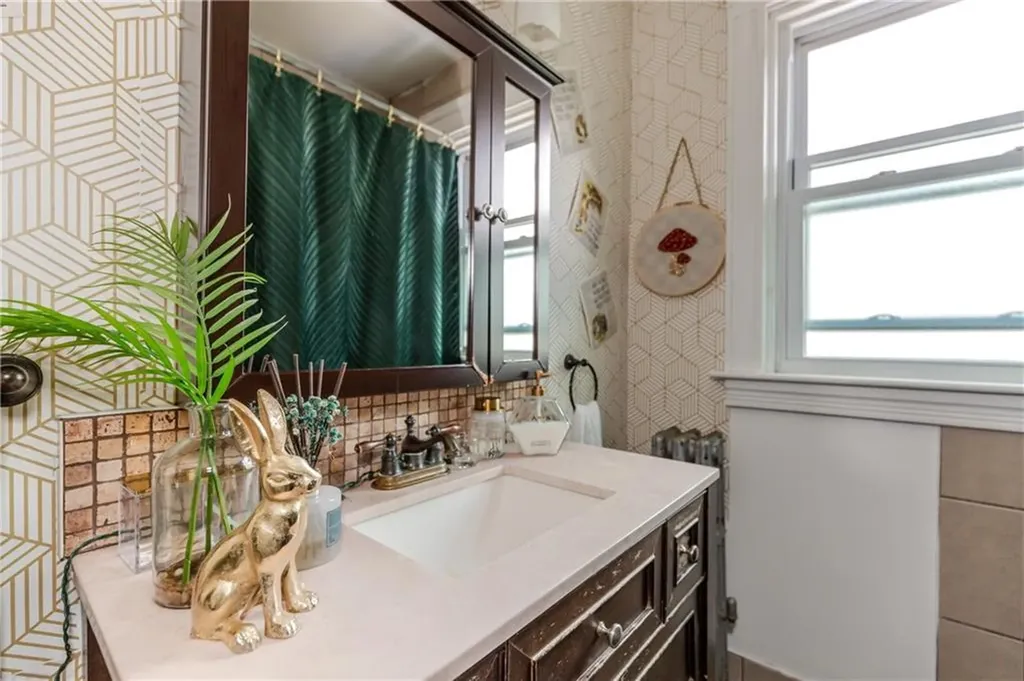 412 East Avenue Pawtucket RI 02860