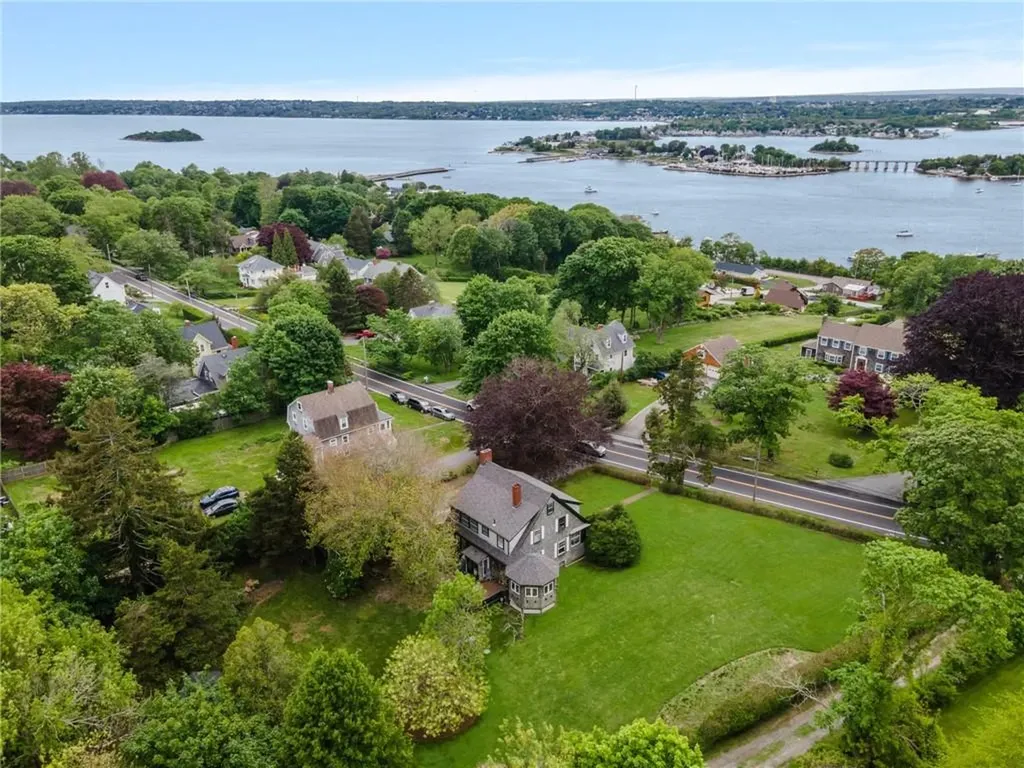 130 Highland Road Tiverton RI 02878