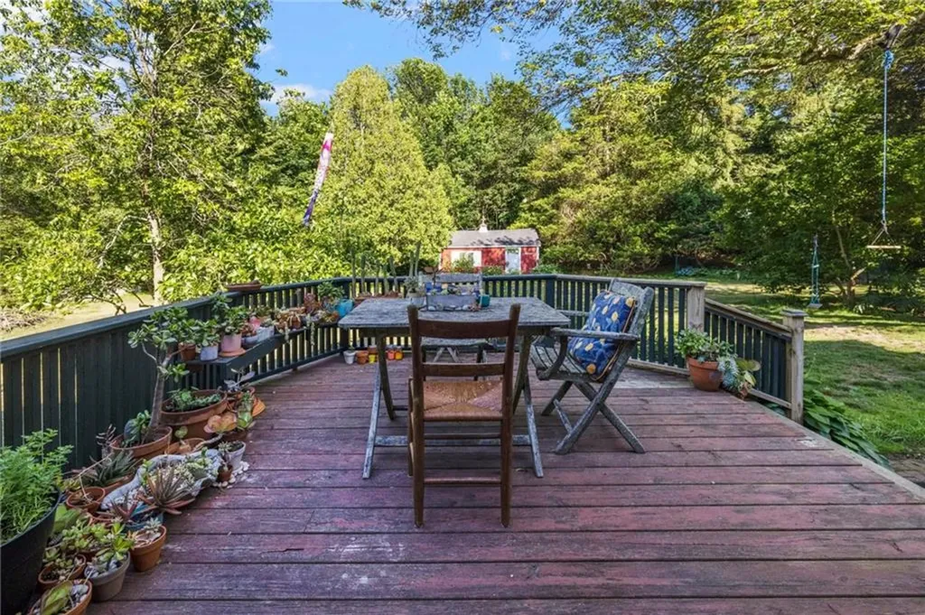 130 Highland Road Tiverton RI 02878