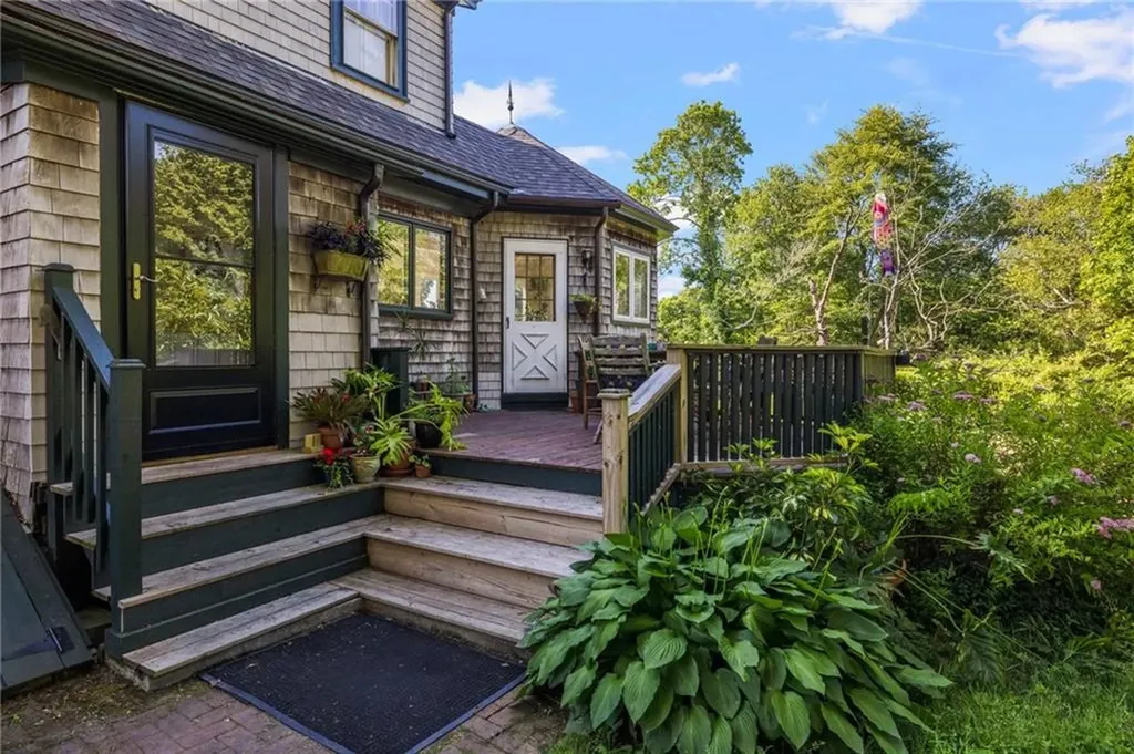 130 Highland Road Tiverton RI 02878