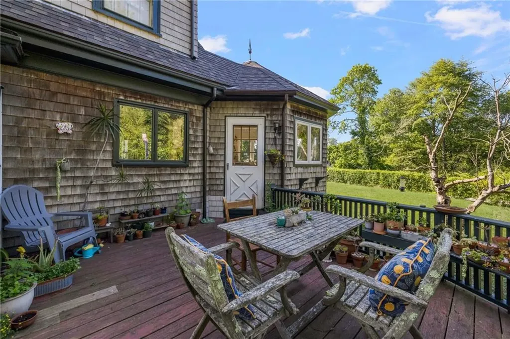 130 Highland Road Tiverton RI 02878