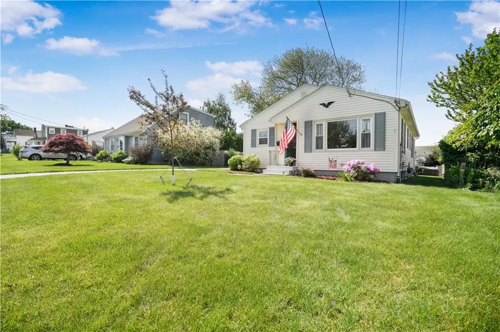 161 Norton Street East Providence RI 02915