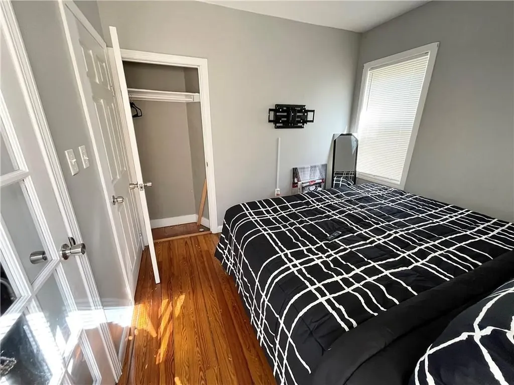 86 Edgemere Avenue Providence RI 02909