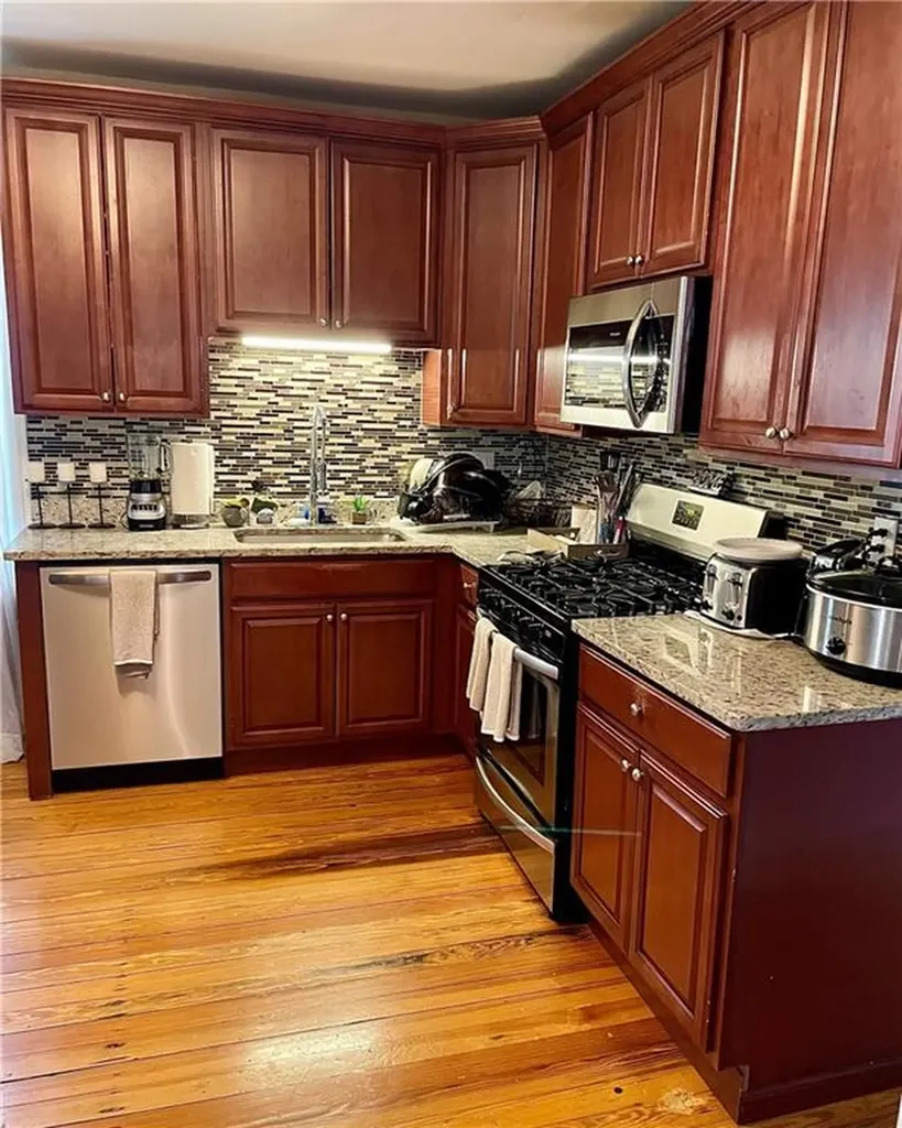 86 Edgemere Avenue Providence RI 02909