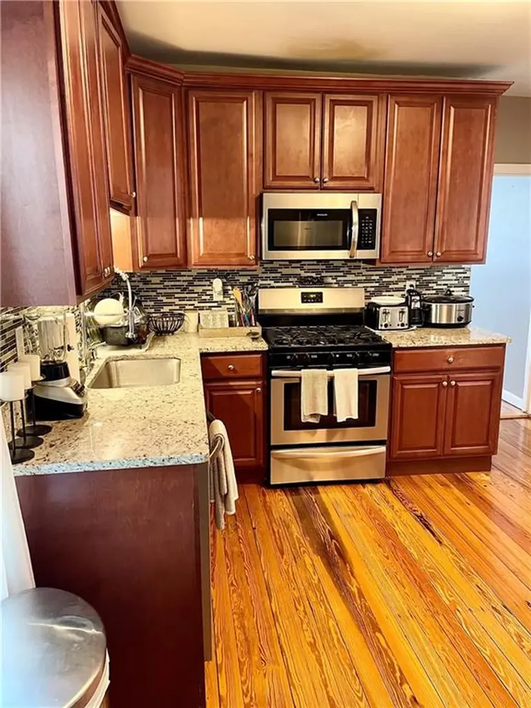 86 Edgemere Avenue Providence RI 02909