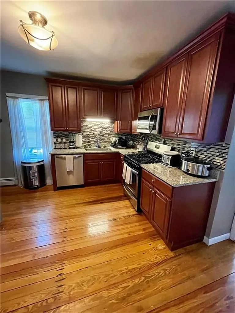 86 Edgemere Avenue Providence RI 02909