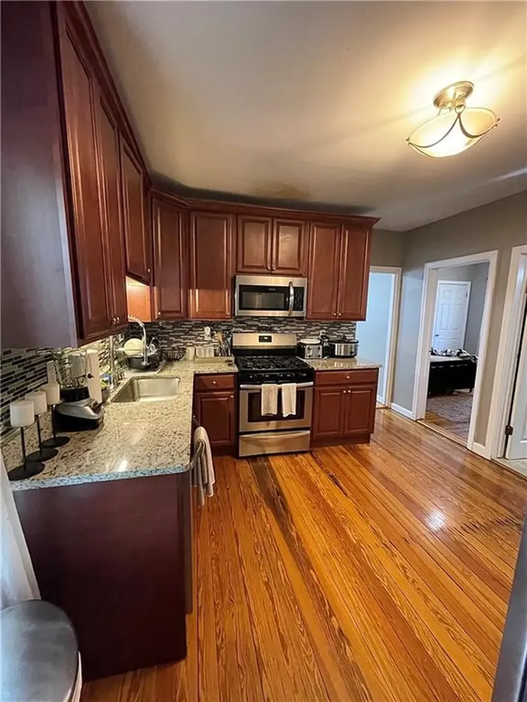 86 Edgemere Avenue Providence RI 02909