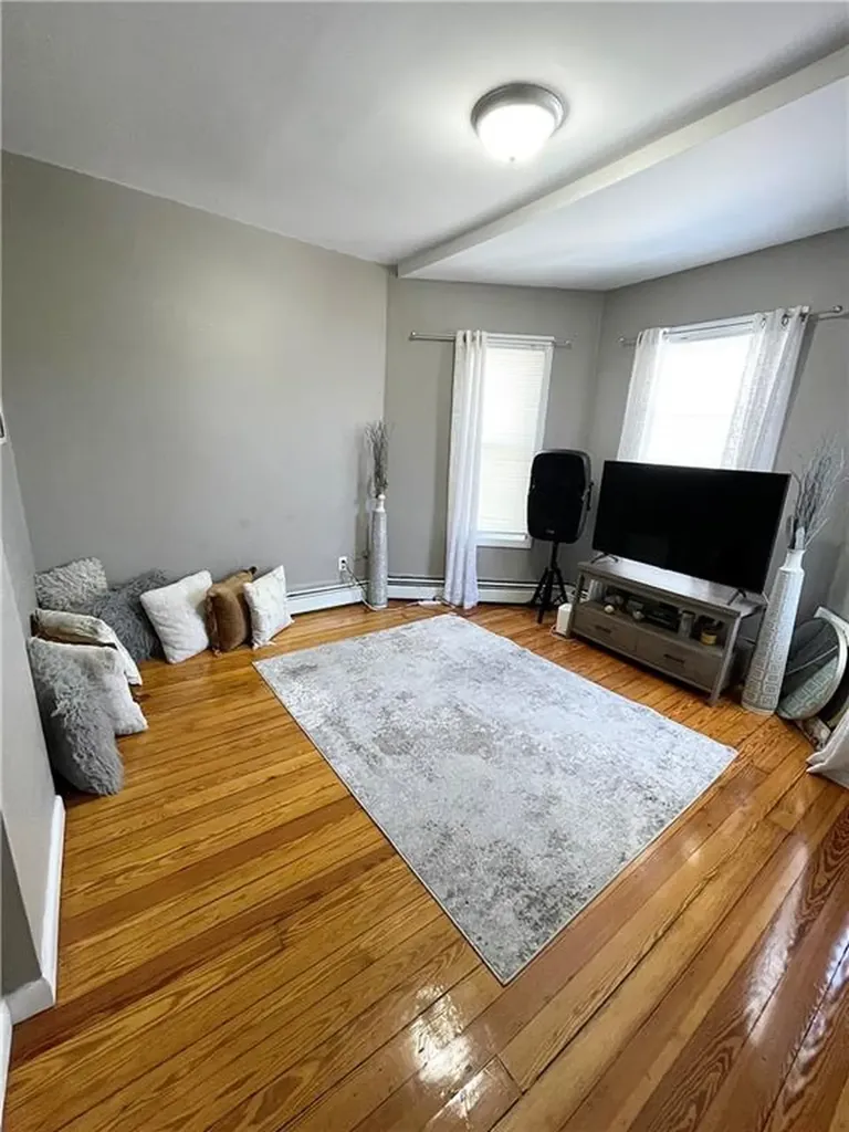 86 Edgemere Avenue Providence RI 02909