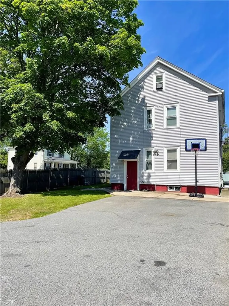86 Edgemere Avenue Providence RI 02909