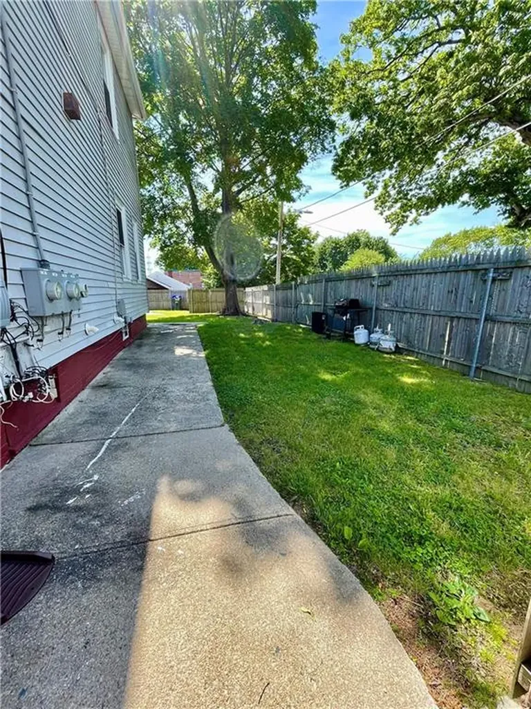 86 Edgemere Avenue Providence RI 02909