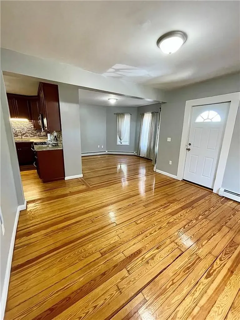 86 Edgemere Avenue Providence RI 02909