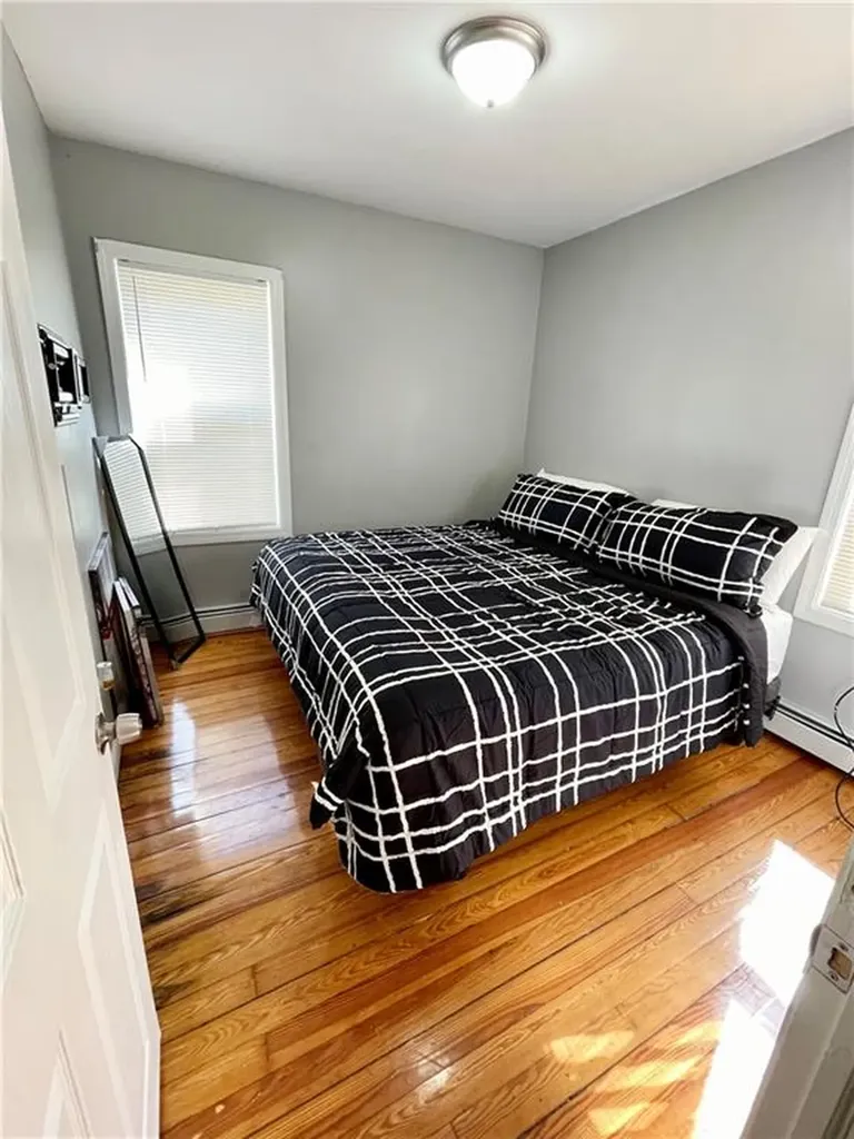 86 Edgemere Avenue Providence RI 02909