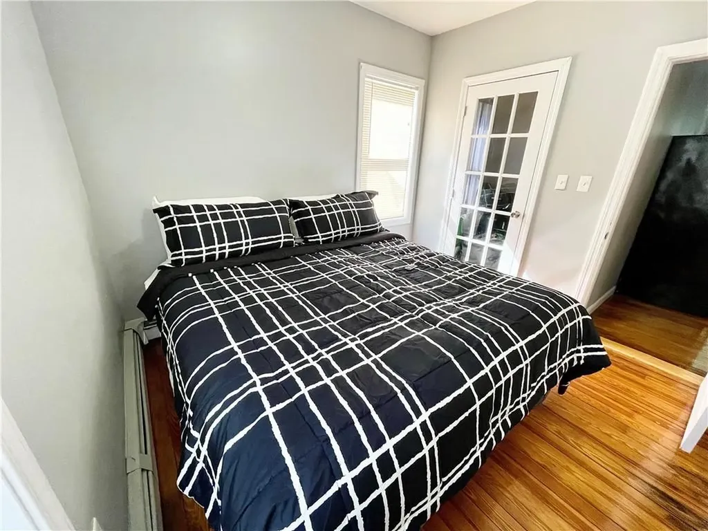 86 Edgemere Avenue Providence RI 02909