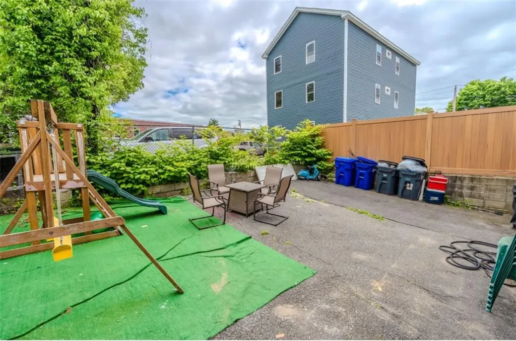 12 Hamilton Street Providence RI 02907