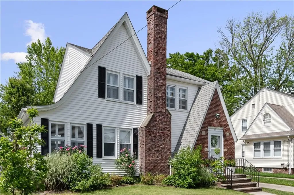 24 Rosewood Avenue Cranston RI 02905