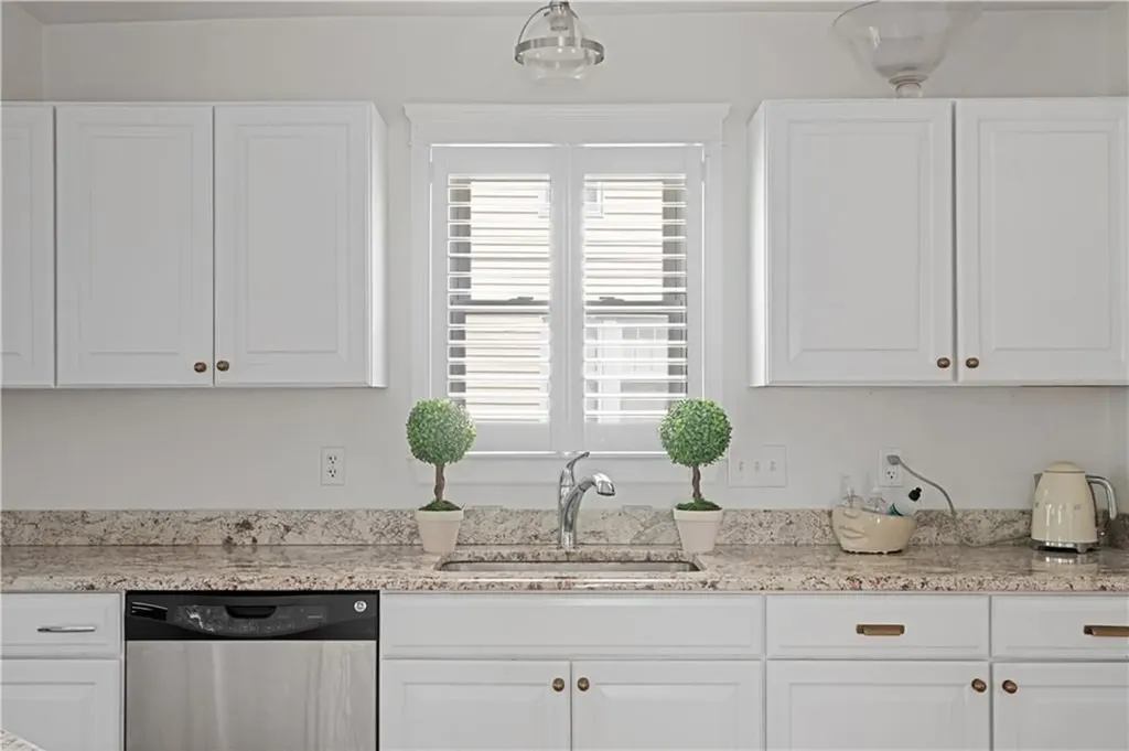 24 Rosewood Avenue Cranston RI 02905