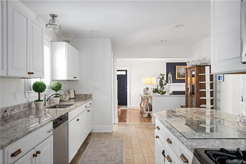 24 Rosewood Avenue Cranston RI 02905