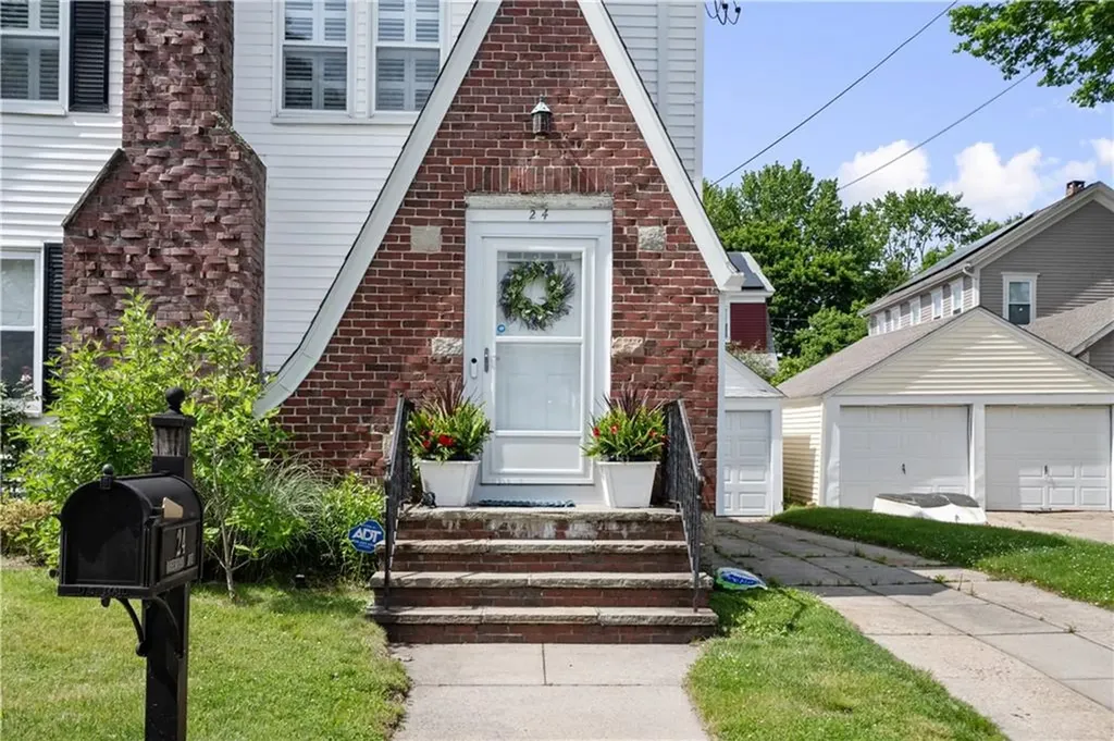 24 Rosewood Avenue Cranston RI 02905