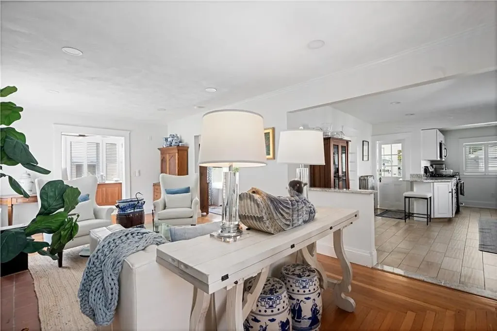 24 Rosewood Avenue Cranston RI 02905