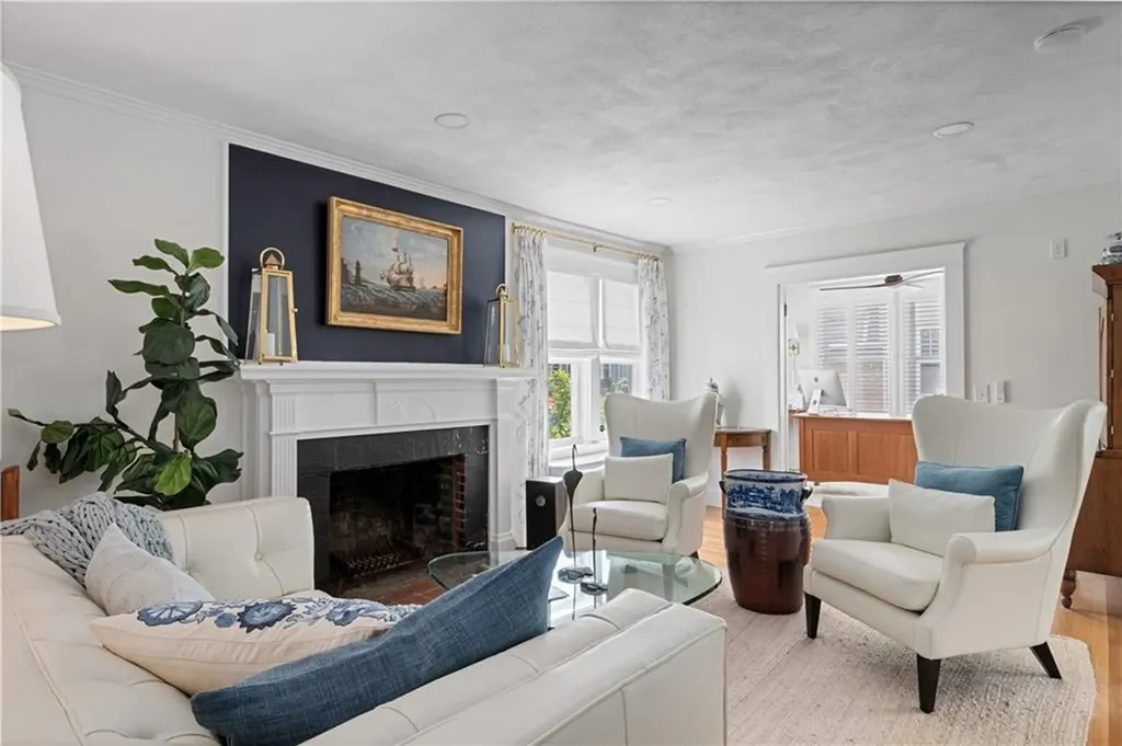 24 Rosewood Avenue Cranston RI 02905