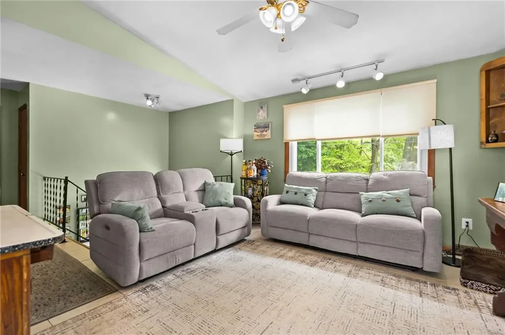 65 Pequot Avenue Warwick RI 02889