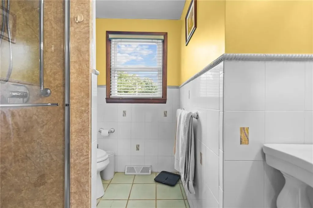 65 Pequot Avenue Warwick RI 02889