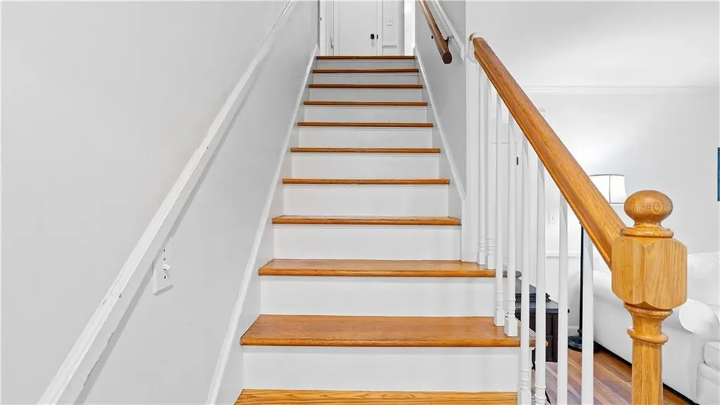 689 Middle Road East Greenwich RI 02818