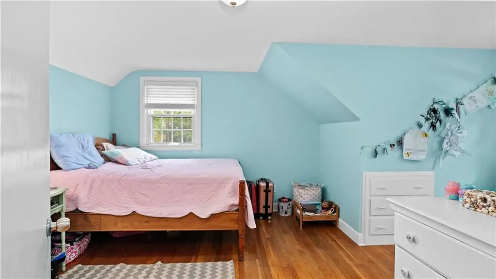 689 Middle Road East Greenwich RI 02818